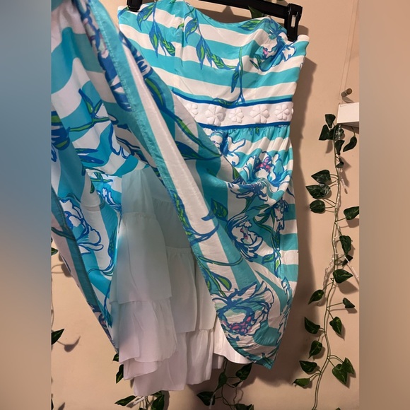 Lilly Pulitzer - Picture 3 of 3